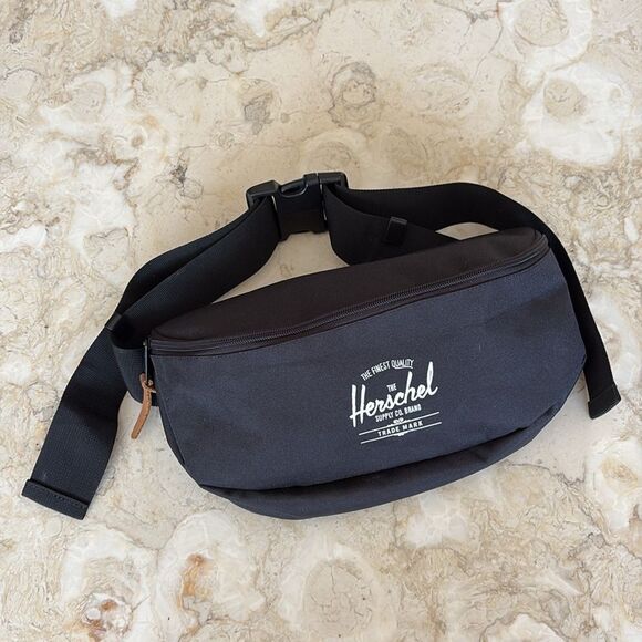 NWOT Herschel Supply Co. Sixteen Unisex Sling Belt Bag Fanny Pack - Picture 3 of 11